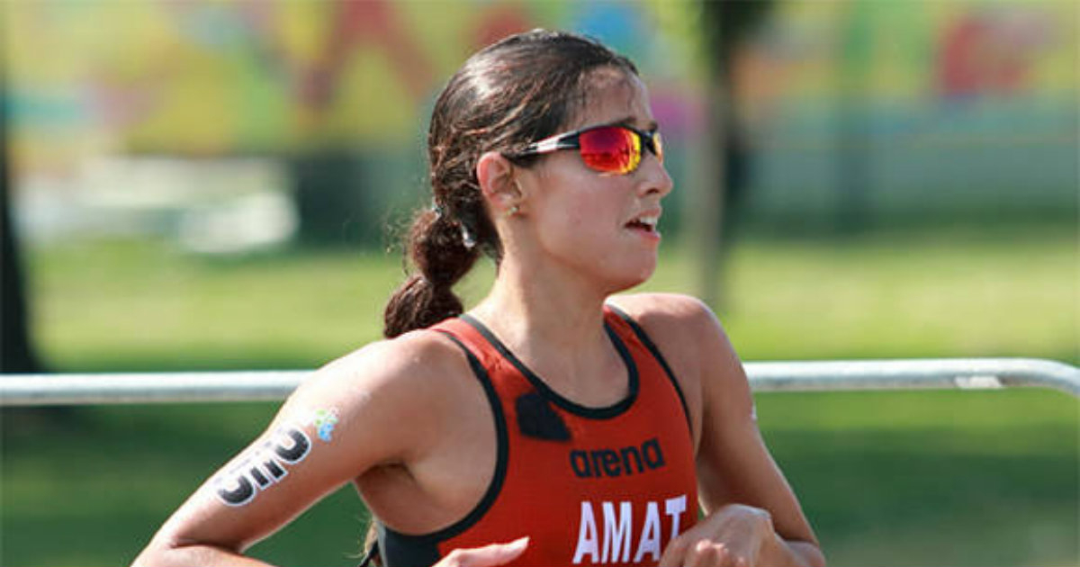 La triatleta cubana Leslie Amat en plena competición © Cubadebate