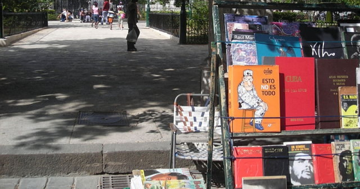 libros-plaza-de-armas © Wikimedia Commons