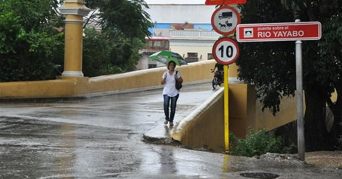 Lluvias en S.Spiritus © Tormenta local golpeó la ciudad de Santi Spíritus