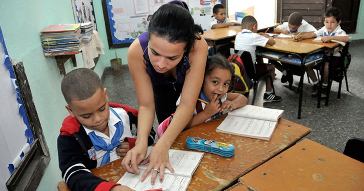 Escuelas cubanas © Escuelas cubanas “se mantienen” con bolsillos privados