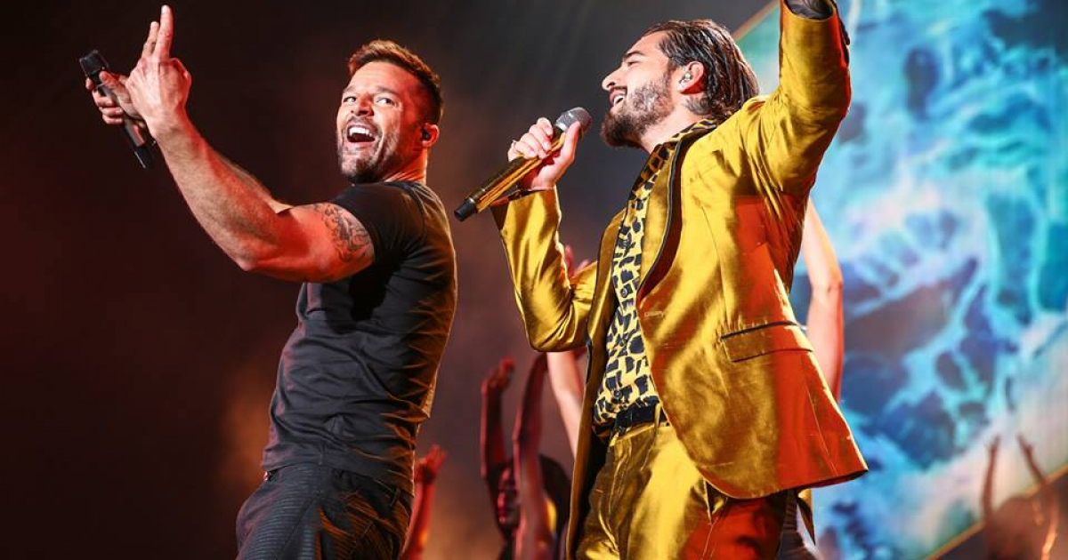 Maluma y Ricky Martin en pleno concierto en Los Ángeles © Facebook / The Forum