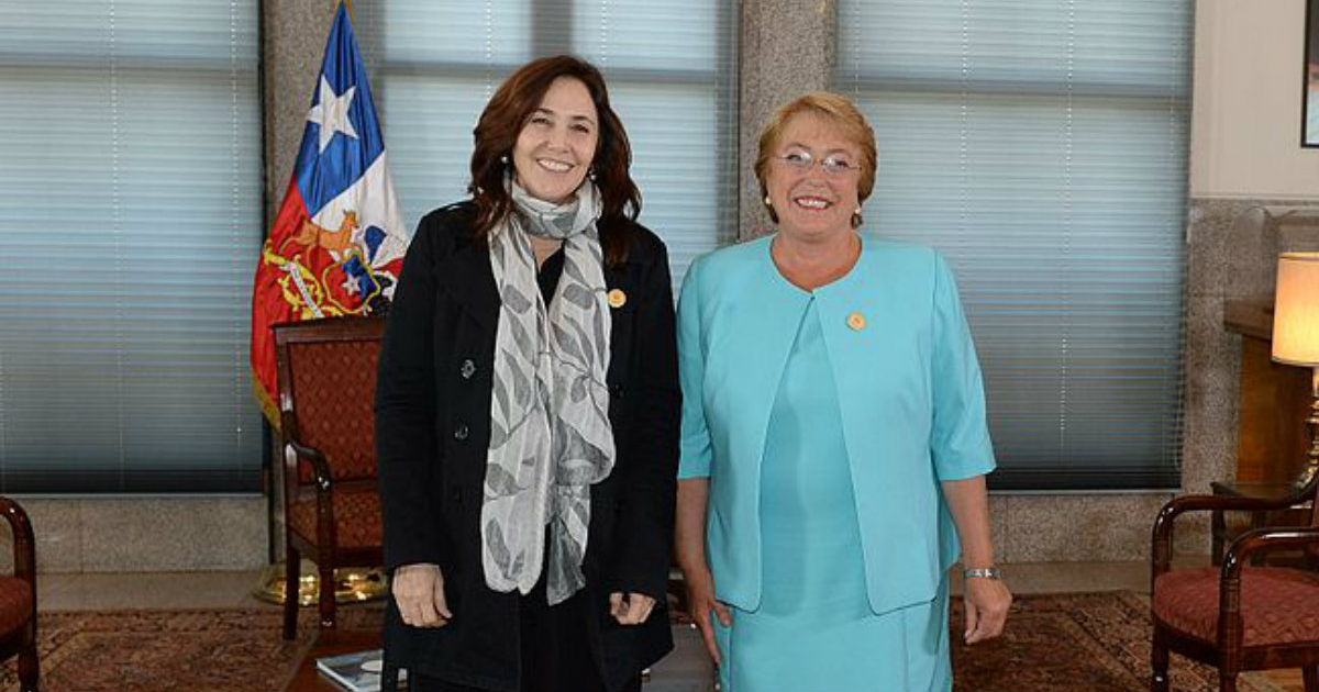 Mariela Castro junto a la presidenta de Chile, Michelle Bachelet. © Wikipedia