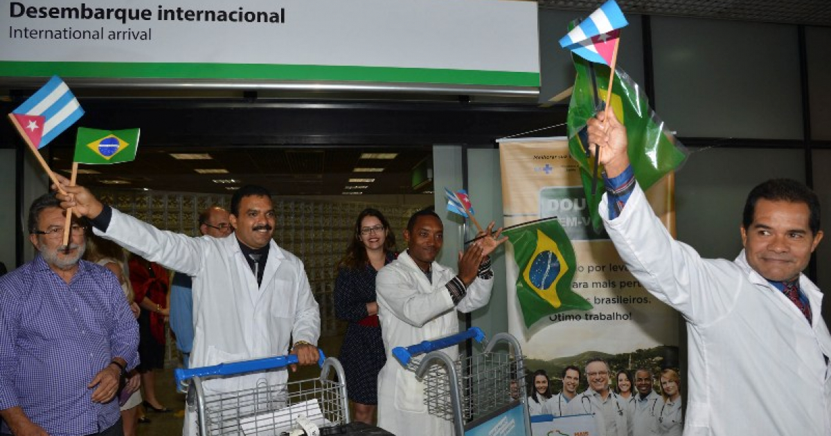 Médicos cubanos en Brasil © elpolitico.com
