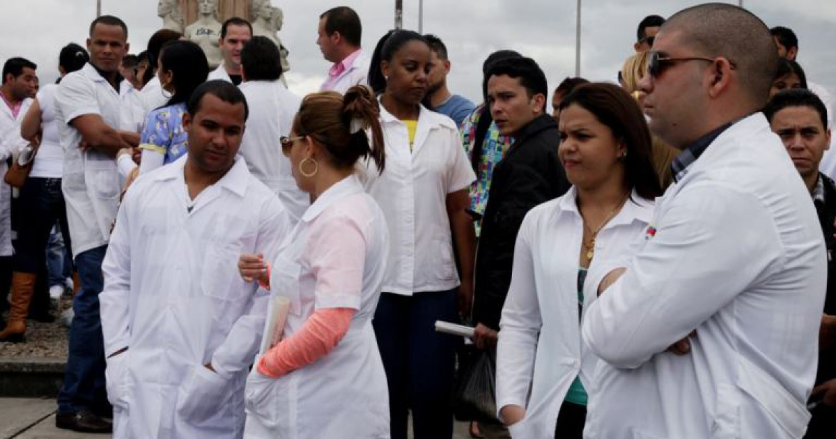 Médicos cubanos © ACN