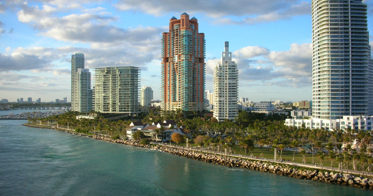 Vista aérea del barrio de South Pointe, en el extremo de Miami Beach © Flickr / Alan Light