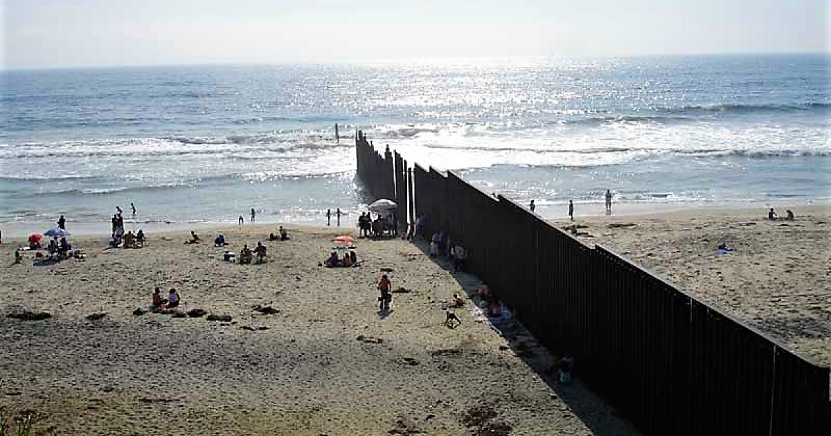 Muro frontera EEUU México © Wikimedia Commons