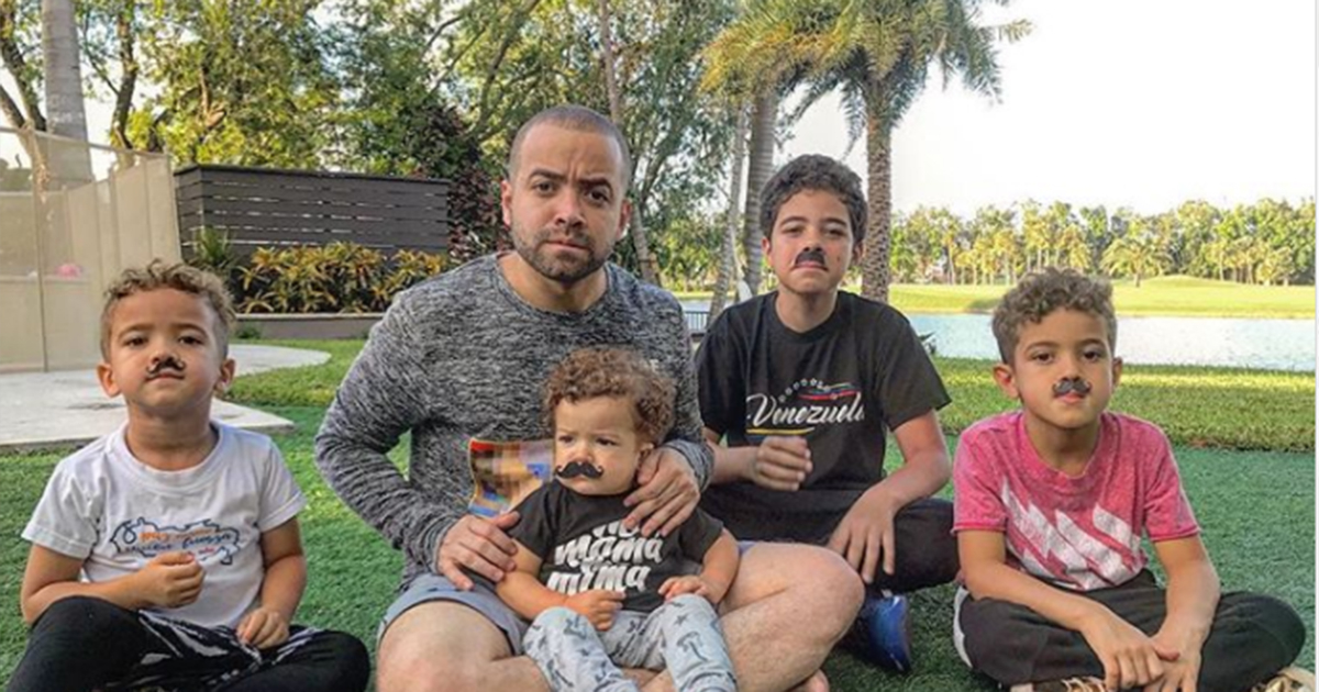 Nacho junto a sus hijos © Nacho / Instagram
