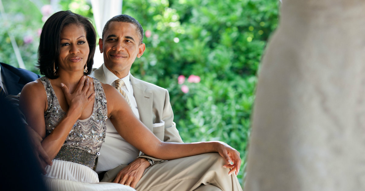 Barack Obama posando en una foto junto a su esposa. © Wikimedia Commons