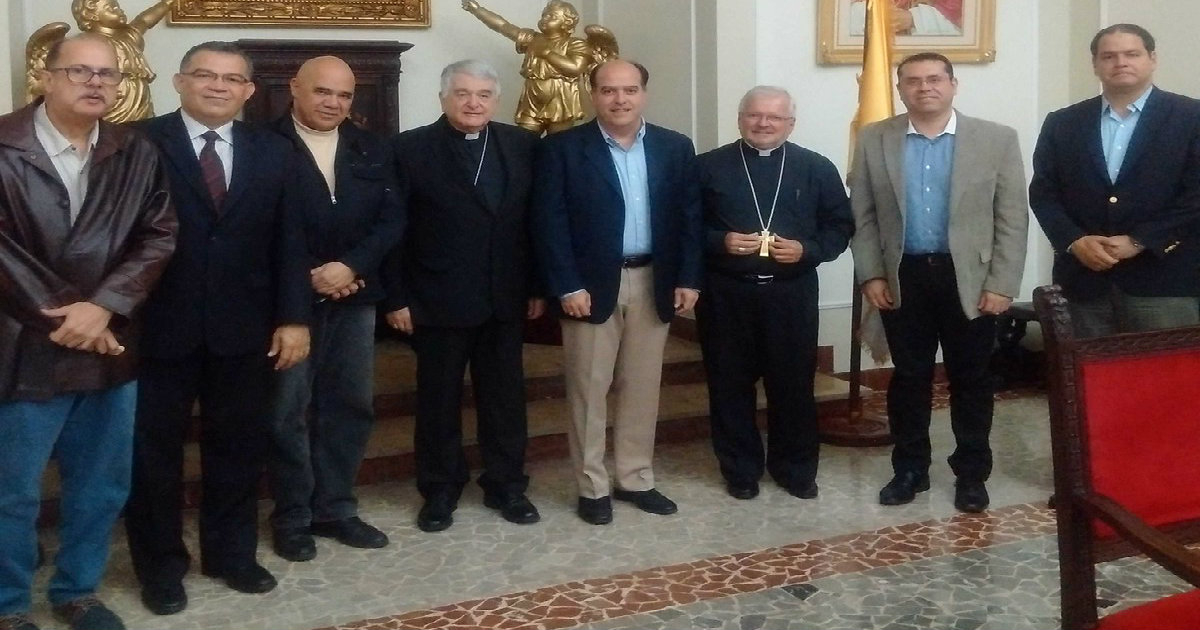 Opositores venezolanos reunidos con representantes del Vaticano © Twitter/Jesús Chuo Torrealba
