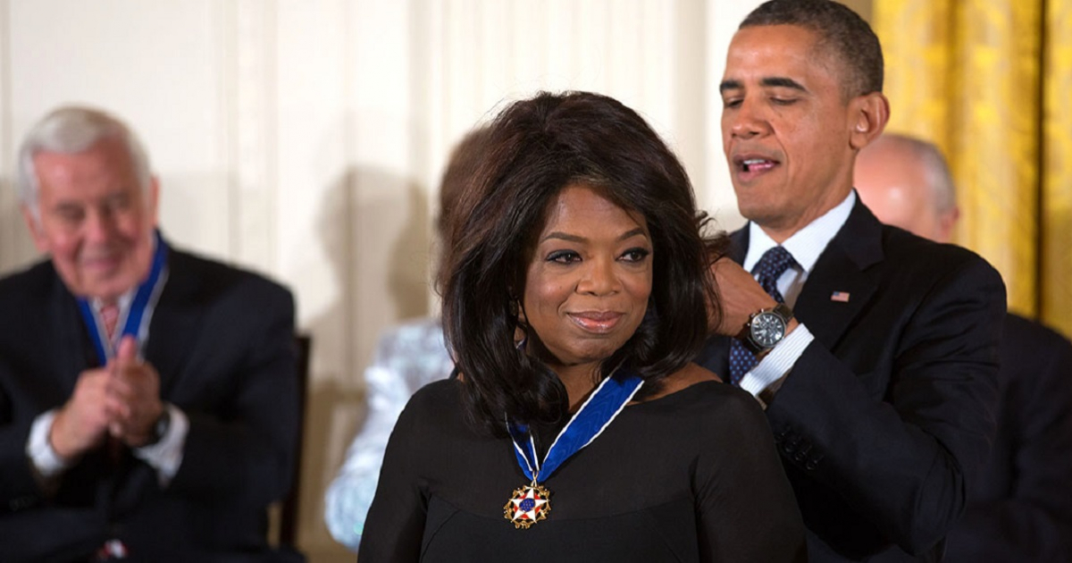 Oprah condecorada por Obama © Obama White House Archives
