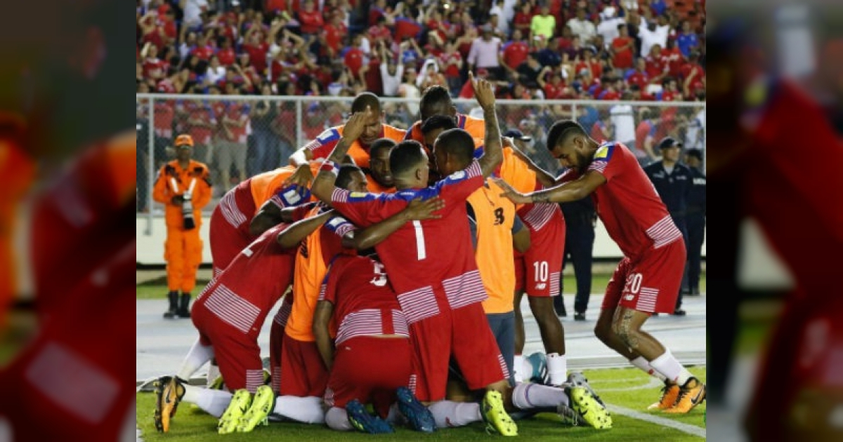 La selección de Panamá celebrando sobre el césped su billete para el Mundial © Instagram / Federación Panameña de Fútbol