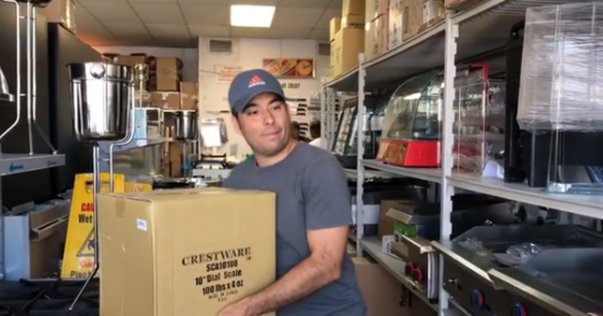 Luis Silva en una tienda en Miami © Captura de video / Instagram