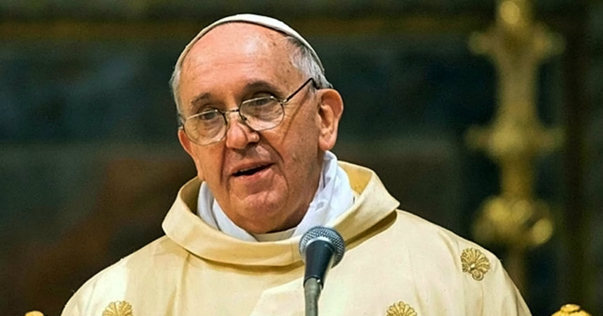 El Papa Francisco hablando durante una homilía © Wikipedia