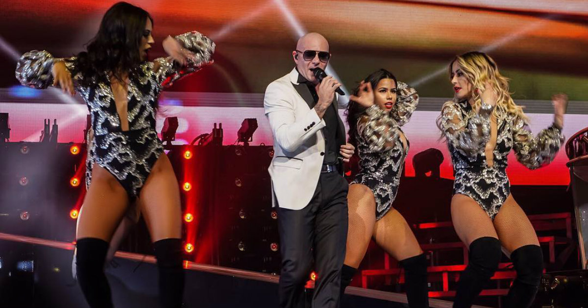 Pitbull, durante una actuación en marzo pasado. © Pitbull / Instagram.