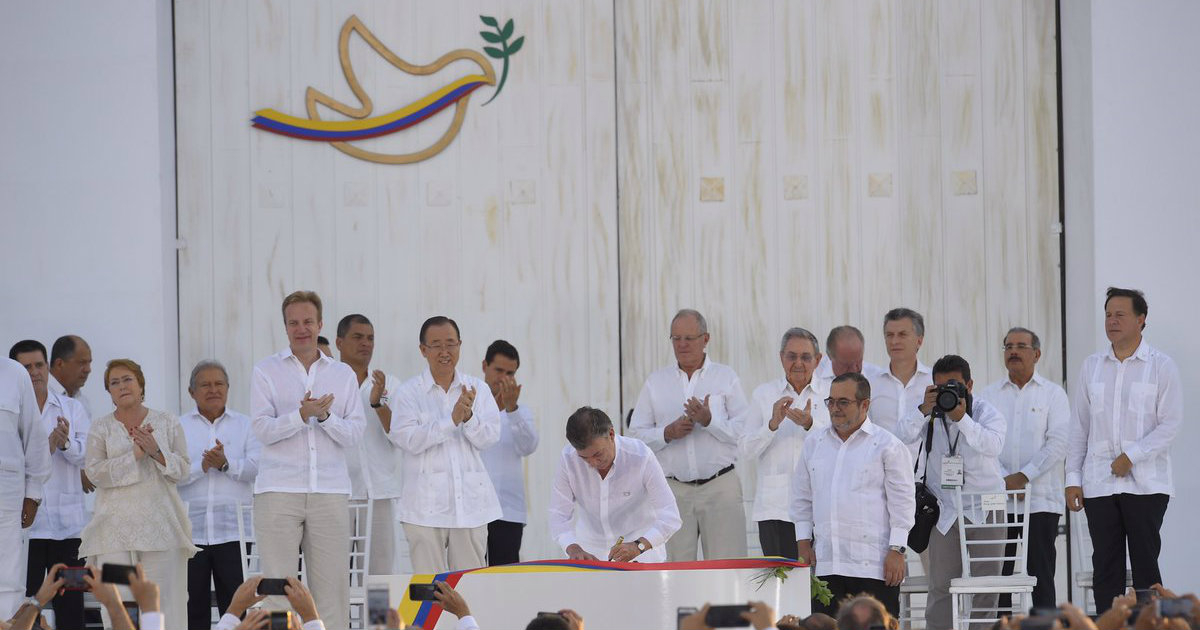 Firma acuerdo paz Colombia © Twitter/Salvador Sánchez