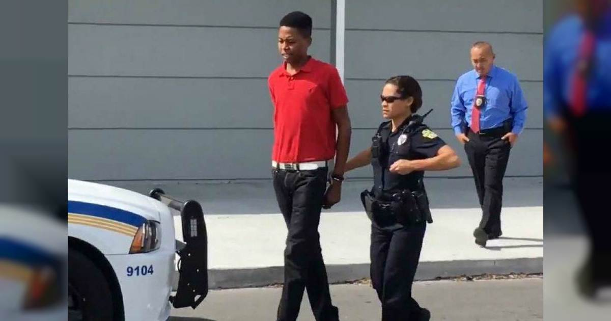 Jayrico Jayrice Hamilton en el momento de ser detenido en Orlando © Twitter / @OrlandoPolice