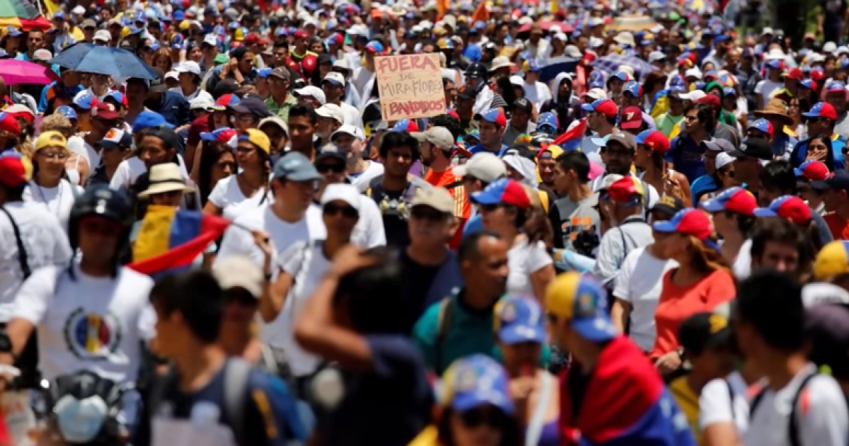 Protestas en las calles de Venezuela © Reuters