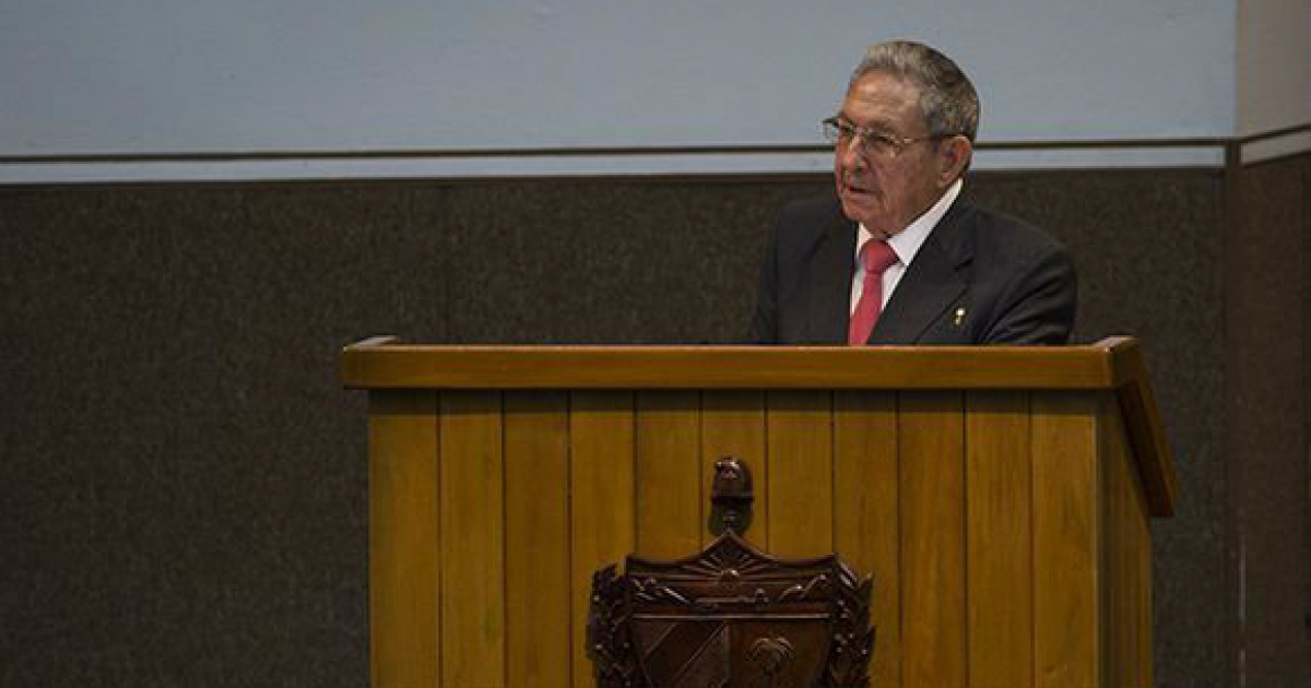 Raúl Castro durante su último discurso ante la Asamblea Nacional. © Cubadebate / Irene Pérez