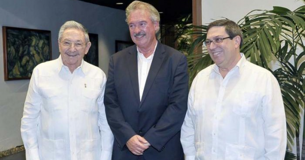 Raúl Castro recibe al Canciller del Gran Ducado de Luxemburgo © Estudios Revolución