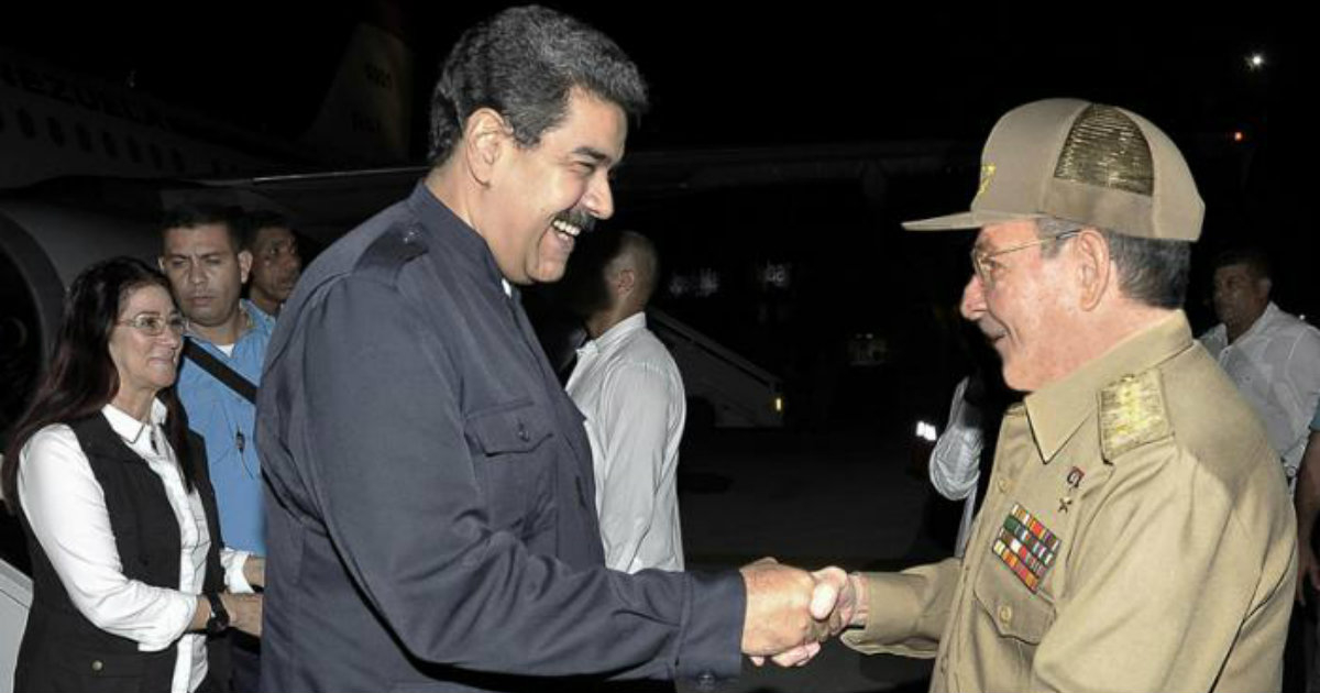 Raúl Castro y Nicolás Maduro © Estudios Revolución
