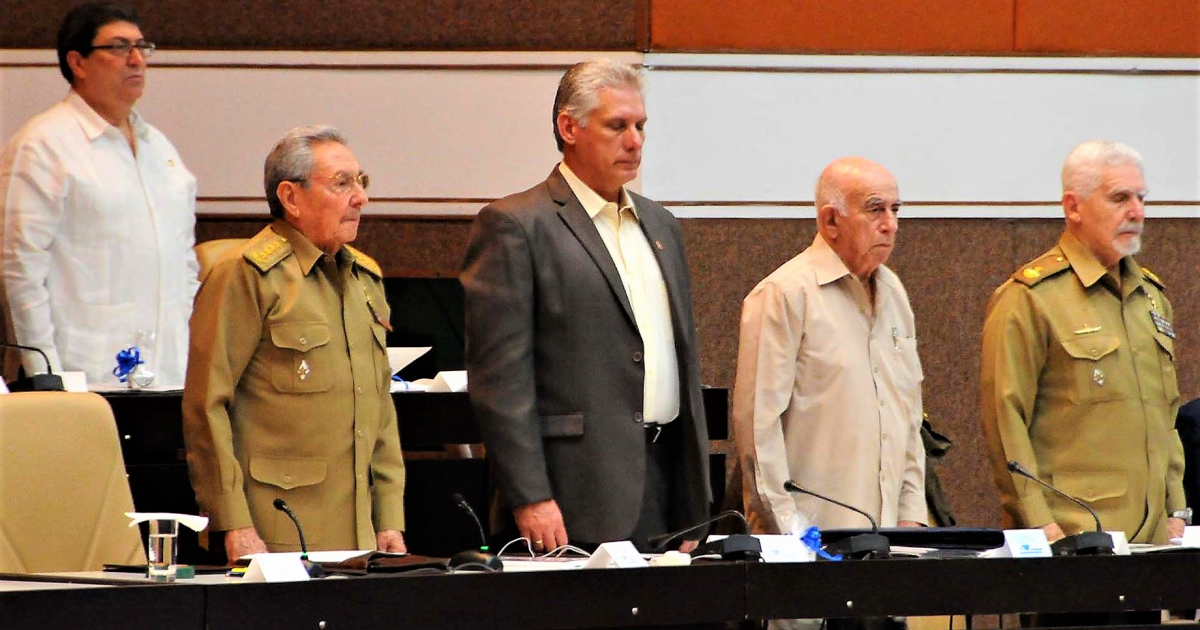 Raúl Castro, en el Parlamento © Granma