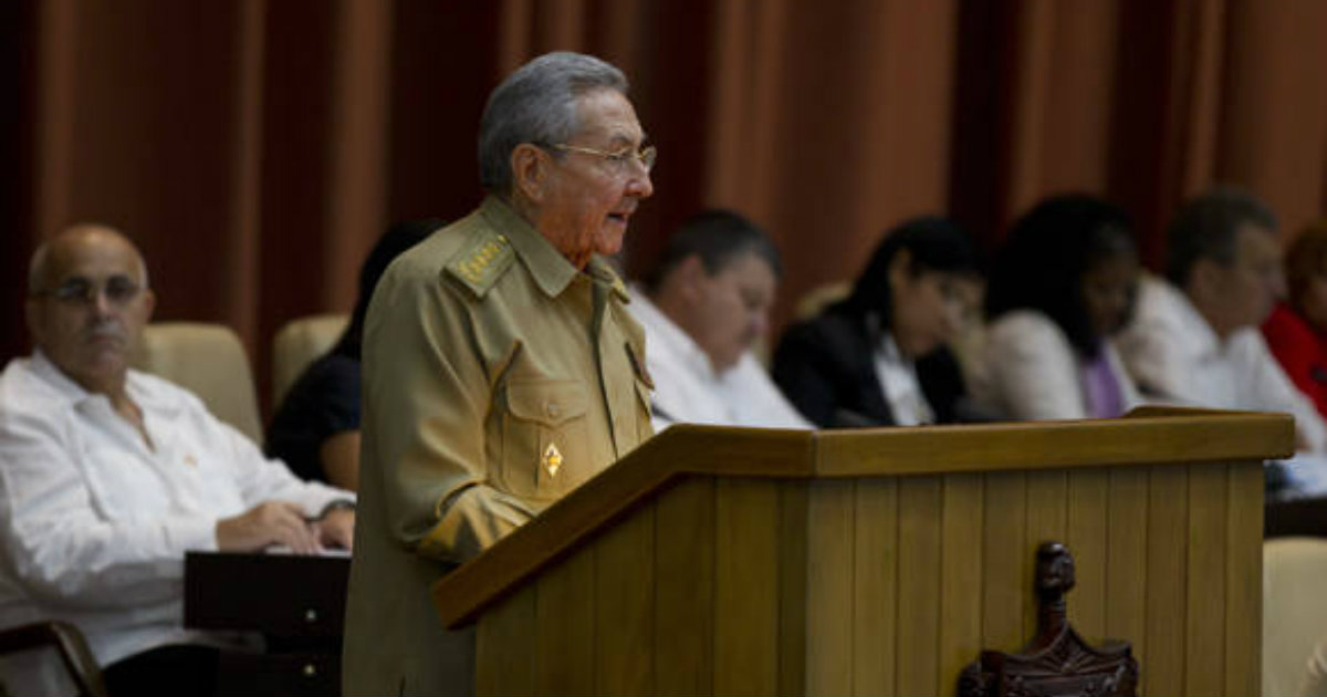 El presidente cubano Raúl Castro hablando en un acto público © Cubadebate/ Ladyrene Pérez