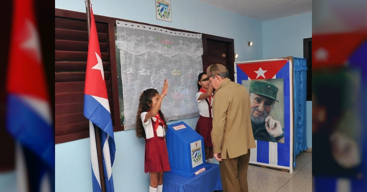 Raúl Castro, votando. © Granma