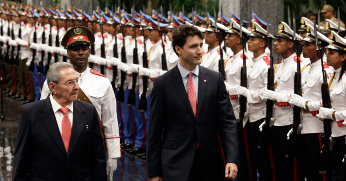 Raúl Castro y Justin Trudeau © NationalPost