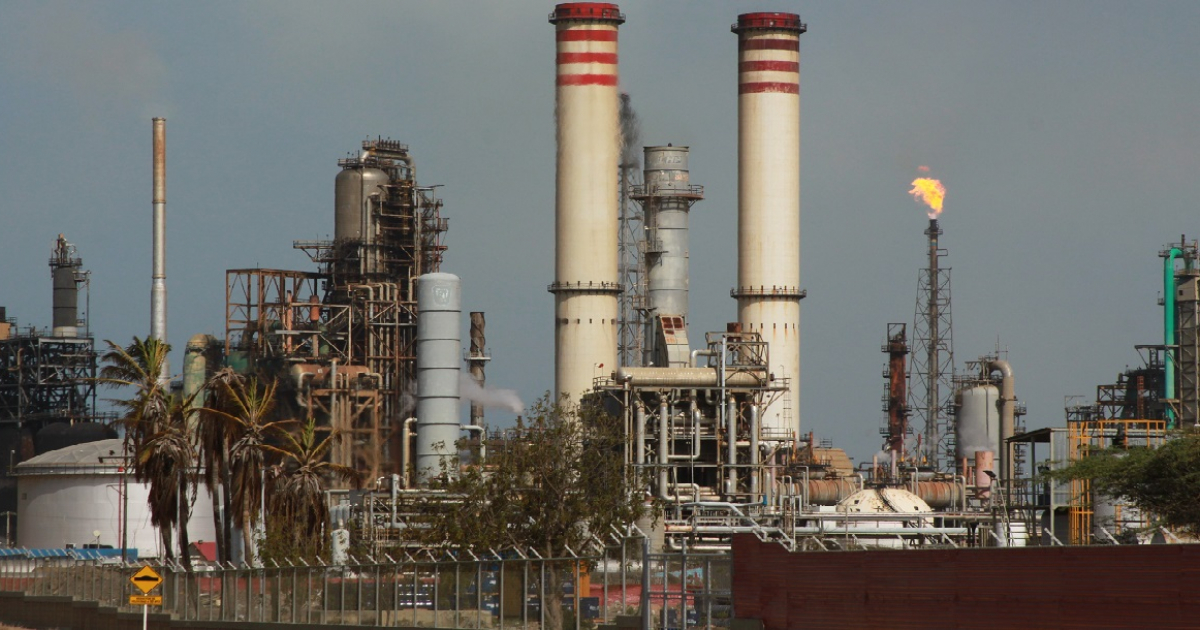 Refinería Amuay © Wikimedia Commons