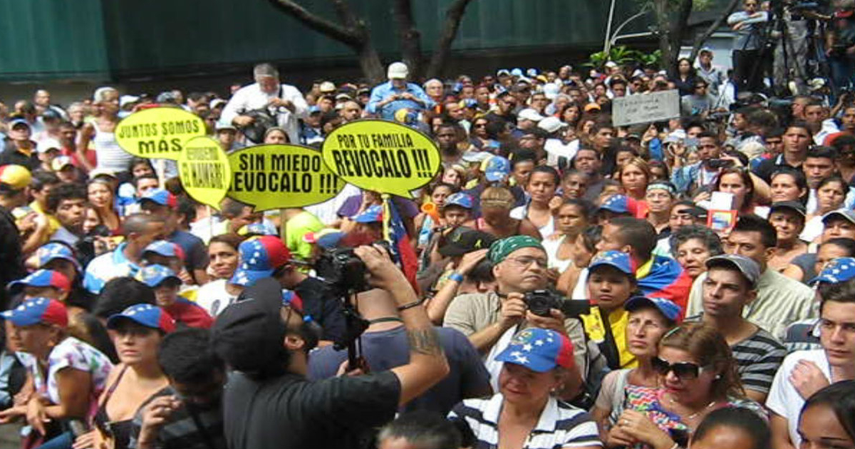 Ciudadanos apoyan en manifestación el referéndum revocatorio © YouTube