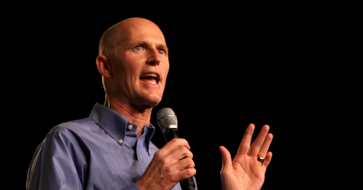 El gobernador de la Florida, Rick Scott, durante un discurso público © Flickr / Gage Skidmore