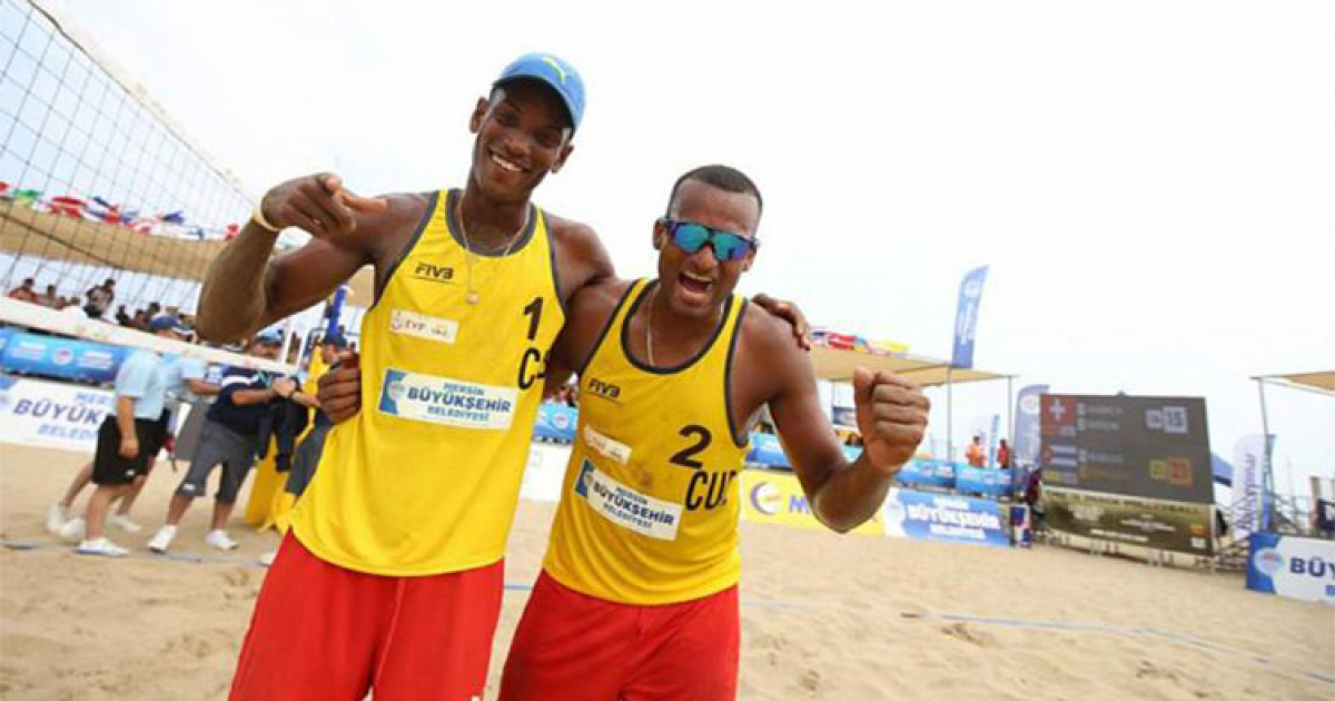 Sergio González y Nivaldo Díaz © FIVB