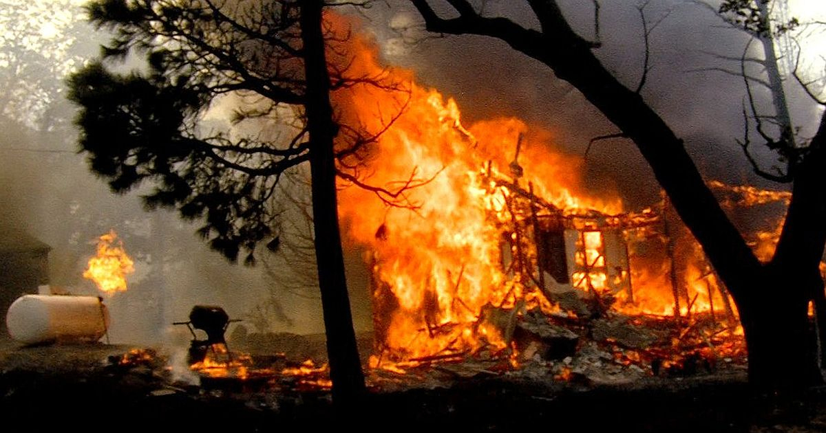 Fuego en un templo en la India © Fuego en un templo en la India. Al menos 20 muertos y 150 heridos