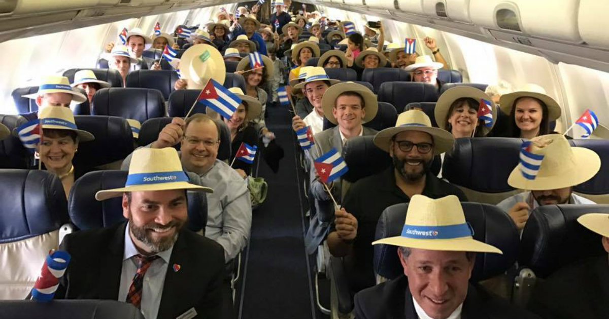 Pasajeros del vuelo Southwest Airlines con destino a Varadero © Facebook / Airways Live