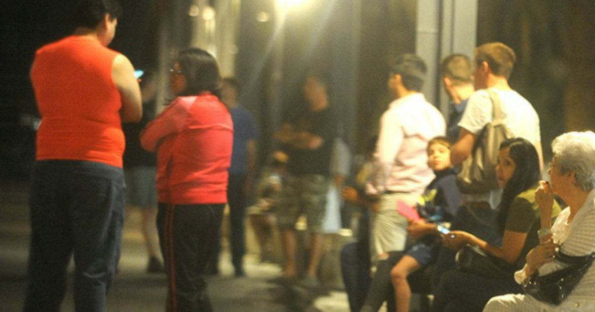 Mexicanos salen a la calle tras las réplicas del sismo © El Cuarto Oscuro