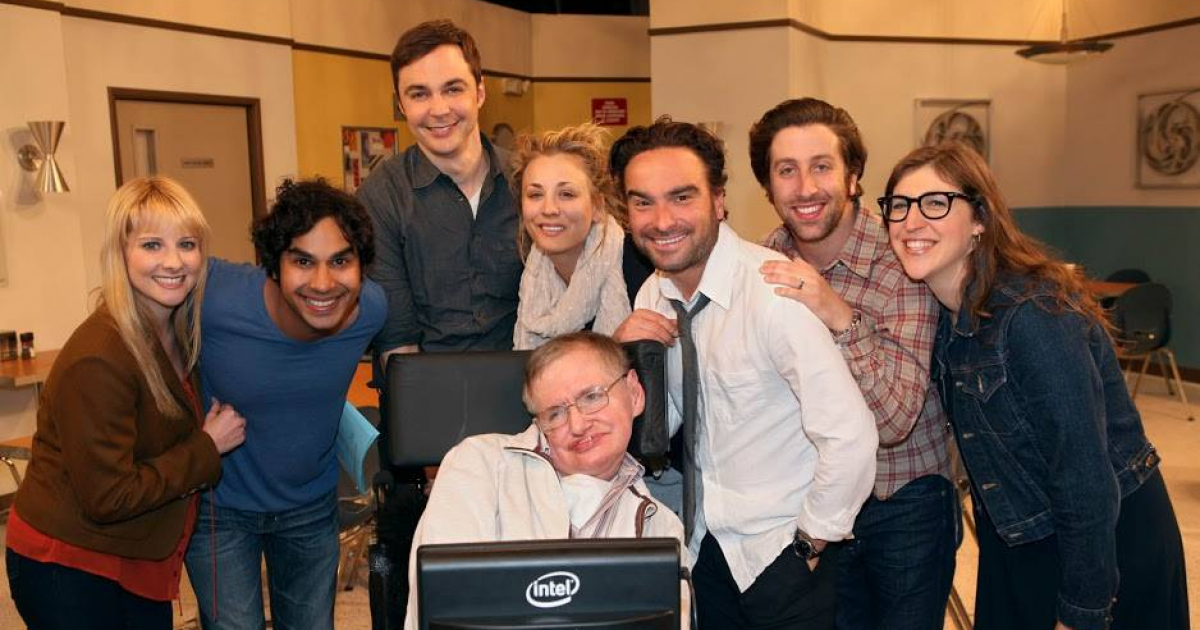 Stephen Hawking en compañía de los actores de "The Big Bang Theory" © Facebook / The Big Bang Theory