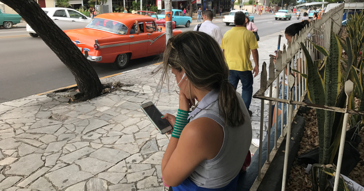 Telefonía móvil en Cuba © CiberCuba