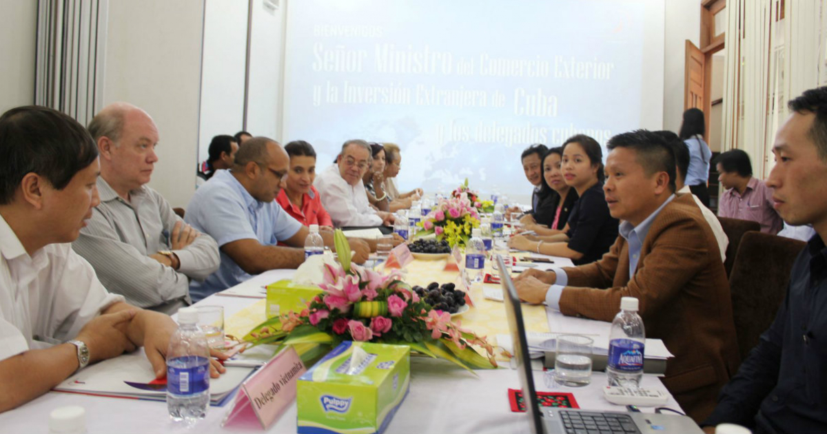 El ministro de Comercio Exterior cubano reunido con directivos de Thai Binh Investment Trading Corporation. © Thai Binh Investment Trading Corporation