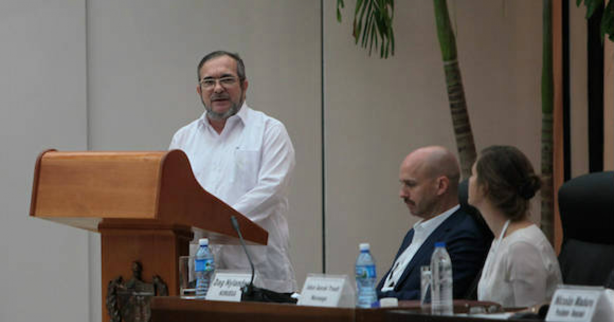 Rodrigo Londoño pronunciando un discurso durante su estancia en Cuba © Cubadebate/ Ladyrene Pérez