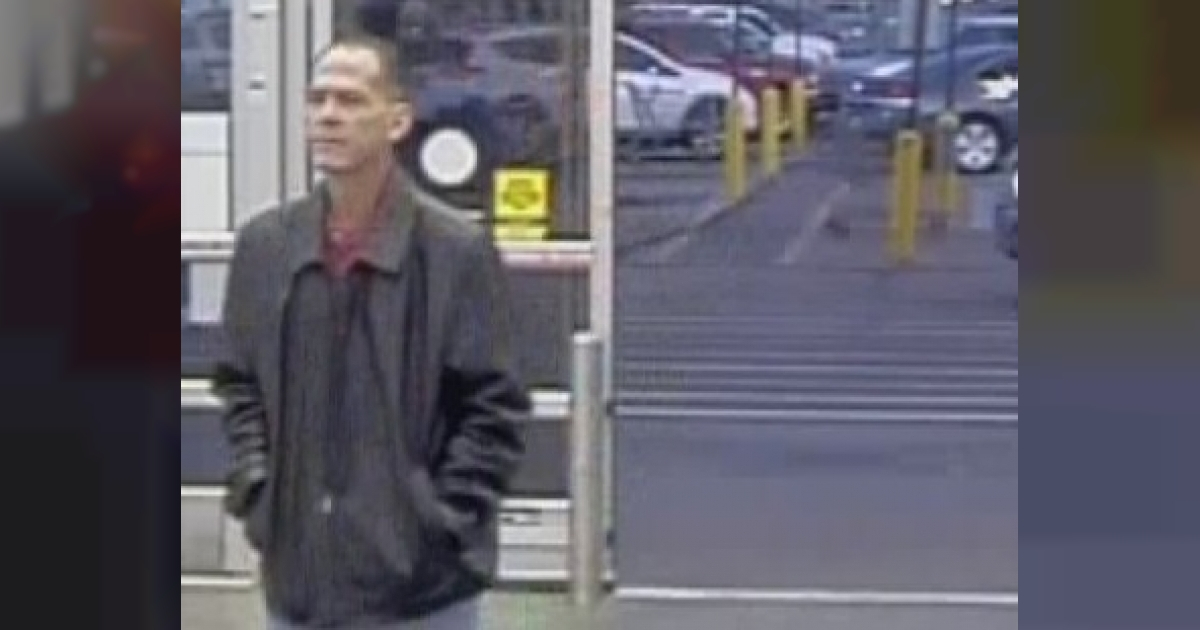 Presunto atacante que abrió fuego en un supermercado Walmart © Twitter / @ThorntonPolice