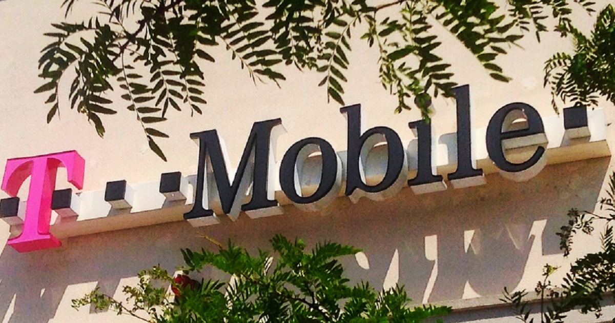 El "revolucionario" acuerdo de T-Mobile en Cuba © El "revolucionario" acuerdo de T-Mobile con ETECSA o un boom telefónico en la isla.