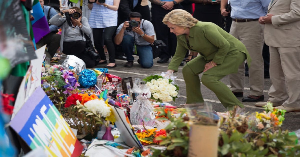  © Hillary Clinton se reúne con familiares de víctimas de la matanza de Orlando