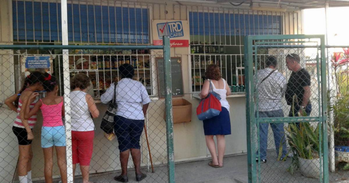 Tiendas en Cuba © Radio Reloj