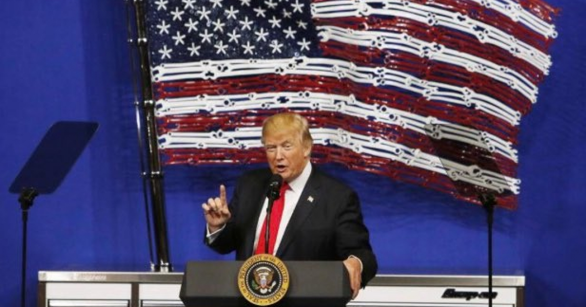 El presidente Trump gesticulando durante un acto político © Twitter / Donald Trump