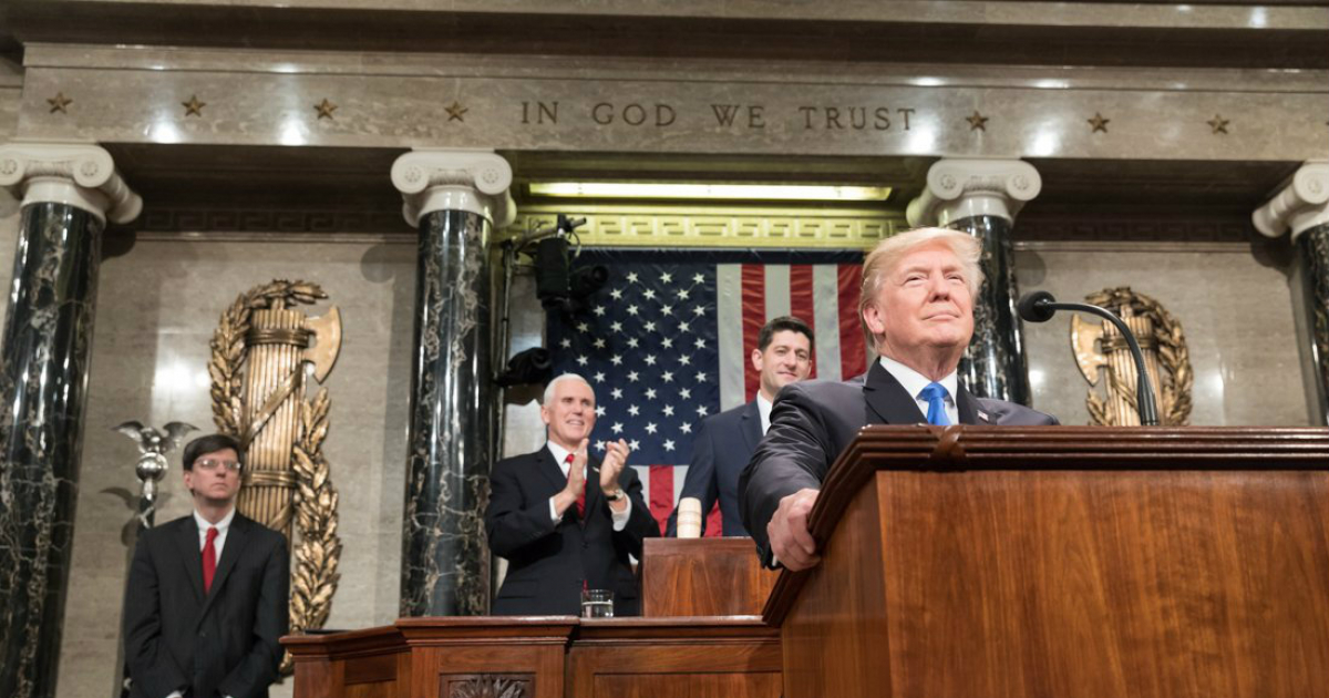 El presidente Trump en una imagen altiva en el Congreso de EE.UU. © Twitter / Mike Pence