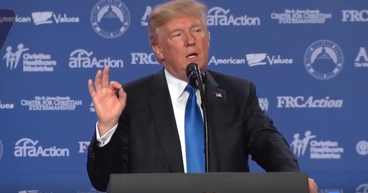 Donald Trump gesticulando durante una rueda de prensa © Facebook / The White House