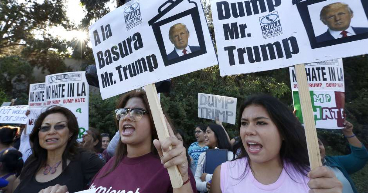 Migrantes protestan en las calles de EEUU por las medidas de Trump © La Opinión / Aurelia Ventura