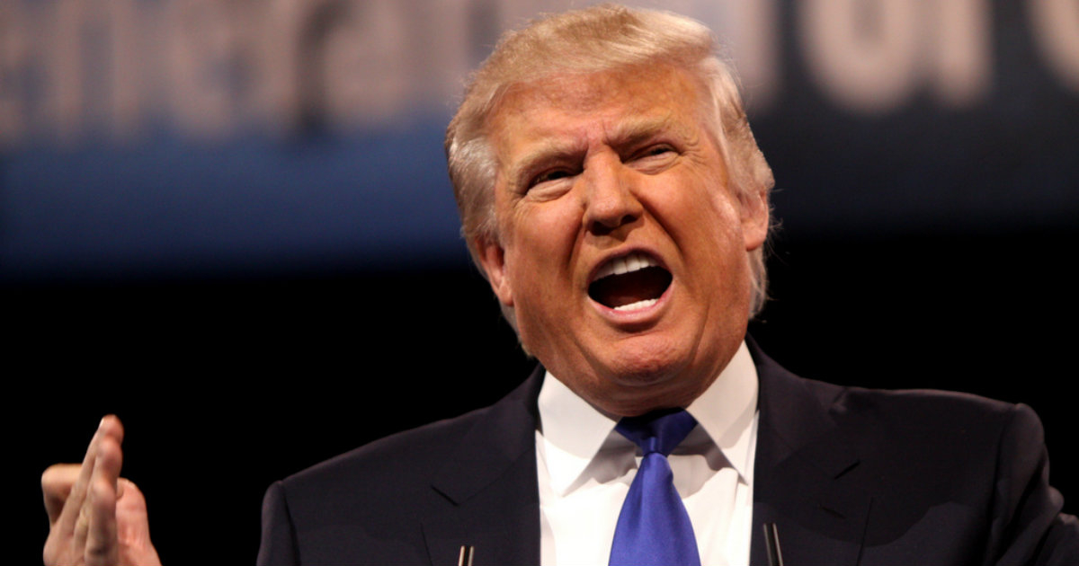 Donald Trump gritando en un acto de campaña © Flickr / Gage Skidmore