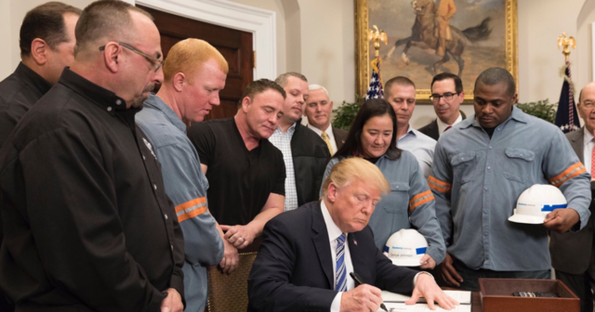 Donald Trump firma Ley de Aranceles © Donald Trump / Twitter
