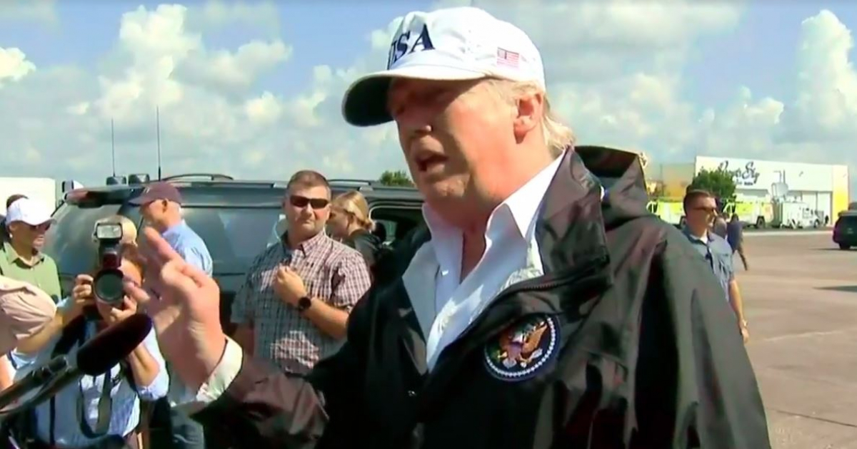 Donald Trump en Florida despues de Irma © 10News/Screencapture